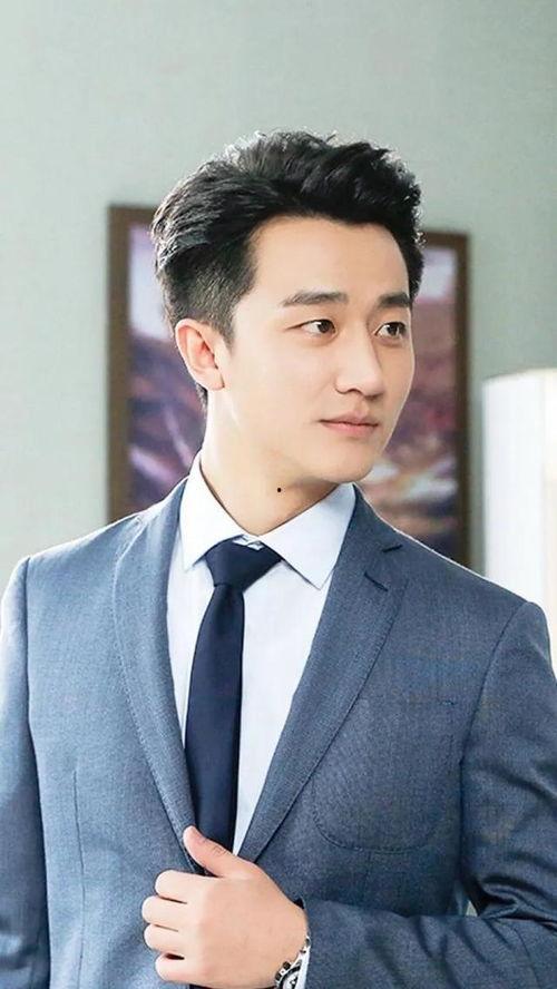 黄头发的胖子明星网红